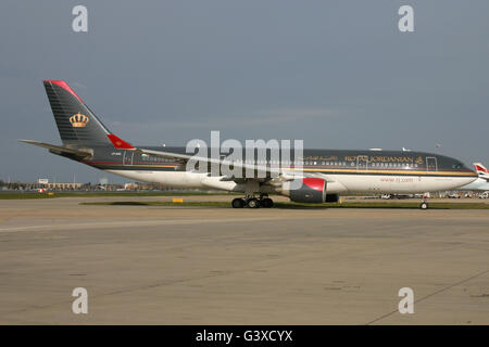 ROYAL JORDANIAN A330 Stock Photo - Alamy