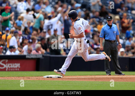 San Diego, California, USA. 8th June, 2016. Wil Myers rounds third base after hitting his second home run to left field against the Atlanta Braves at Petco Park Wednesday. © Misael Virgen/San Diego Union-Tribune/ZUMA Wire/Alamy Live News Stock Photo