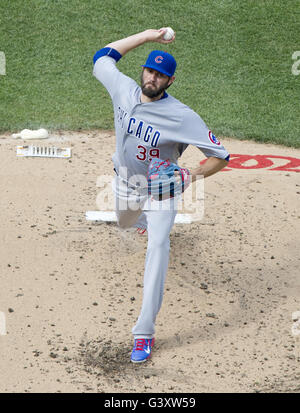 Chicago Cubs starting pitcher Jason Hammel throws to a San Diego Padres ...