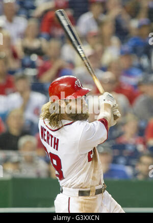 Washington, District of Columbia, USA. 15th June, 2016. Washington Nationals left fielder Jayson Werth (28) connects for a long single to score Michael A. Taylor from first to beat the Chicago Cubs 5 - 4 in the 12th inning at Nationals Park in Washington, DC on Wednesday, June 15, 2016. Credit: Ron Sachs/CNP Credit:  Ron Sachs/CNP/ZUMA Wire/Alamy Live News Stock Photo
