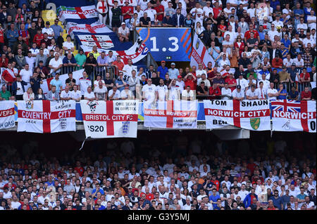 Lens, France. 16th June, 2016. Supporters (England) ; June 16 2016 - Football : Uefa Euro France 2016, Group B, England 2-1 Wales at Stade Bollaert-Delelis, Lens Agglo, France. Credit:  aicfoto/AFLO/Alamy Live News Stock Photo