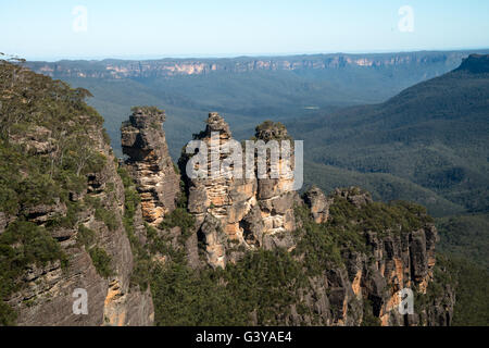 The famous Three Sisters rock formation in the Blue Mountains National Park Sydney, Australia Stock Photo