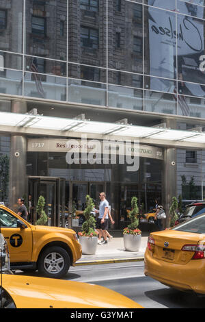 Tourists and Taxis in Front of Residence  inn by Marriott on West 54th Street, NYC Stock Photo