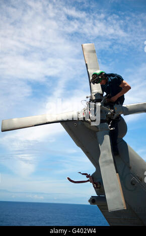 US Navy Aviation Machinist Mate Stock Photo - Alamy