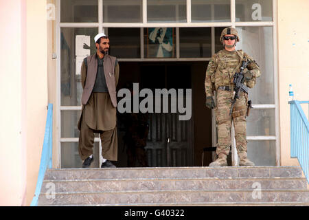 U.S. Army soldier stands guard in Farah City, Afghanistan. Stock Photo