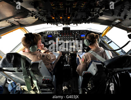 U.S. Air Force pilots discuss refueling approach plans. Stock Photo