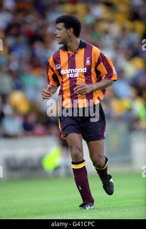 CHRIS KAMARA (SU) JASON DOZZELL (TH) SHEFFIELD UNITED V TOTTENHAM HOTSPUR  Stock Photo - Alamy