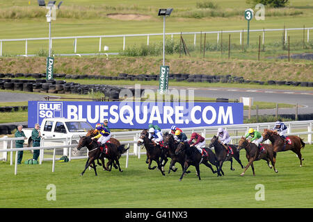 Horse Racing - Totepool Irish Day - Sandown Racecourse Stock Photo