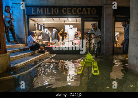 Venice, Italy. 15th June, 2016. A worker brings the forklift during the high water on June 15, 2016 in Venice, Italy. The high water in this period is exceptional, and it is a surprise for citizen and tourists.  Credit:  Simone Padovani /Awakening/Alamy Live News Stock Photo