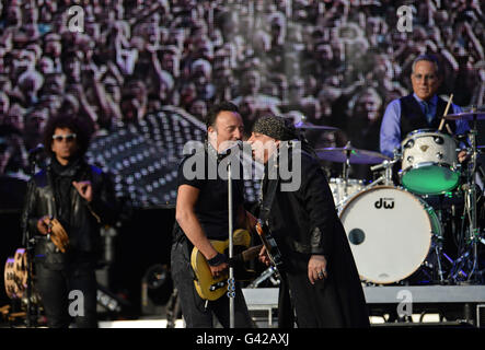 Munich, Germany. 17th June, 2016. The US-American rock musician, Bruce Springsteen (m), performs on stage with saxophonist Jake Clemons (l-r), guitarist Steven Van Zandt and drummer Max Weinberg (r) of E-Street-Band at the Olympia stadium in Munich, Germany, 17 June 2016. Photo: Andreas Gebert/dpa/Alamy Live News Stock Photo