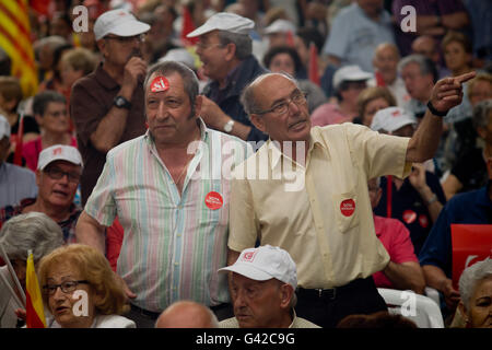 Barcelona, Spain. 18th June, 2016. 18 June, 2016. Socialist supporters attend a PSOE rally in L'Hospitalet de Llobregat (Barcelona, Spain). Spain is holding its second elections, on June 26,  after six months of caretaker government  and polls show the long-established Socialists face the unprecedented threat of being replaced by wing-left upstart Unidos Podemos as the main opposition force. Credit:   Jordi Boixareu/Alamy Live News Stock Photo