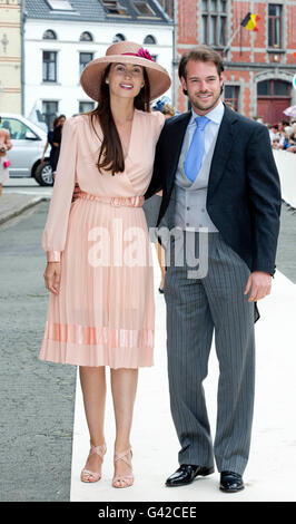 Beloeil, Belgium. 18th June, 2016. Prince Felix of Luxemburg and Claire Lademacher depart Marriage of Guillaume de Dampierre and Princess Alix de Ligne at Château de Beloeil in Beloeil RPE/Albert Nieboer/Netherlands OUT - NO WIRE SERVICE - Credit:  dpa/Alamy Live News Stock Photo