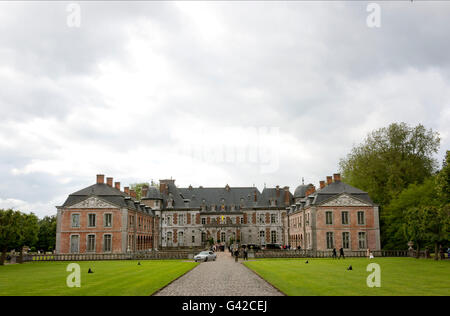 Beloeil, Belgium. 18th June, 2016. Château de Beloei Marriage of Guillaume de Dampierre and Princess Alix de Ligne at Château de Beloeil in Beloeil RPE/Albert Nieboer/Netherlands OUT - NO WIRE SERVICE - Credit:  dpa/Alamy Live News Stock Photo