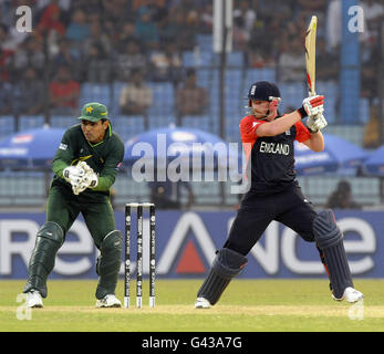 Cricket - 2011 ICC World Cup - Warm Up Match - England v Pakistan - Khan Shaheb Osman Ali Stadium. England's Paul Collingwood in action during the World Cup Warm Up match at the Khan Shaheb Osman Ali Stadium in Fatullah, Bangladesh. Stock Photo