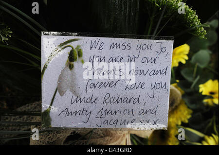 Mandatory credit: Michael Lloyd/Bristol Evening Post. A floral tribute at the funeral of Joanna Yeates, at St Marks Church, Ampfield, Hampshire. Stock Photo