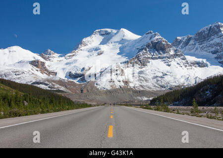 View over Mount Athabasca from the Icefields Parkway / Highway 93, Jasper National Park, Alberta, Canada Stock Photo