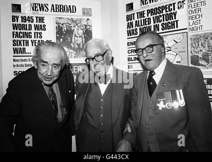 (l to r) Wartime broadcaster John Snagge, war correspondent Alan (AJP) Taylor and Albert 'Ted' Heming, GC at the Imperial War Museum, London wherer the museum marks the 40th anniversary of VE Day with an exhibition, When They Sound the Last All Clear, about life in Britain in 1945. Ted received his GC - the last presented by George VI -- for rescuing an injured priest from his V2 rocket damaged church. * 26/03/1996 Snagge died on yesterday (Monday) evening in a Slough hospital, aged 91. Stock Photo