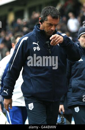Soccer - npower Football League Championship - Preston North End v Queens Park Rangers - Deepdale. Preston North End's manager Phil Brown during the game against Queens Park Rangers Stock Photo