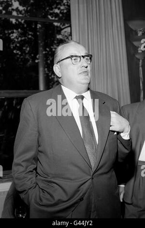 Soccer - Betting - William Hill Presents Cheque to Lucky Couple - Savoy Hotel, London. 43,392 to Alfred and Anne Miller. Stock Photo