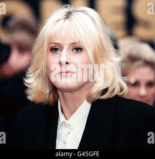 Former Coronation Street actress Sarah Lancashire (Raquel Watts) who left the soap last year attends the funeral of actress Jill Summers at Eccles Crematorium today (Wednesday). See PA Story SHOWBIZ Funeral/Pic Dave Kendall/PA. Stock Photo