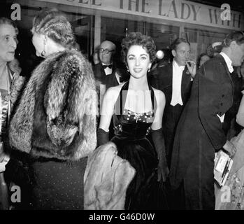 Film - 'The Lady with the Lamp' Premiere - Warner Theatre, Leicester Square Stock Photo