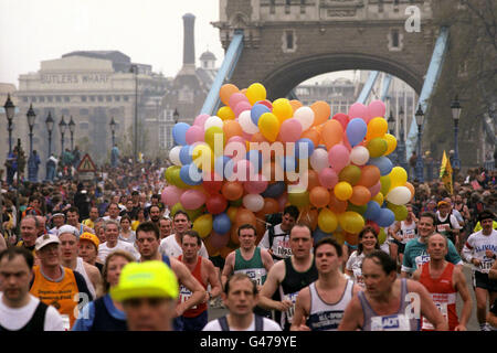 Athletics - 1990 ADT London Marathon - Tower Bridge