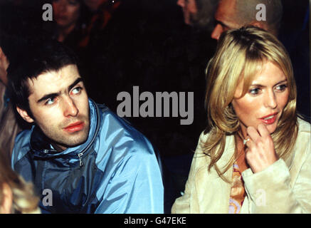 LONDON : 27/2/97 : LIAM GALLAGHER AND HIS FIANCEE PATSY KENSIT AFTER SHE MODELLED OUTFITS FROM THE BEN DE LISI COLLECTION AT LONDON FASHION WEEK. PA NEWS PHOTO BY NEIL MUNNS. Stock Photo