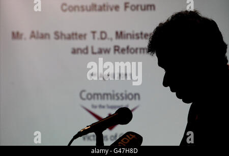 Minister for Justice, Equality and Defence Alan Shatter speaking to journalists in the Ashling Hotel in Dublin. Stock Photo