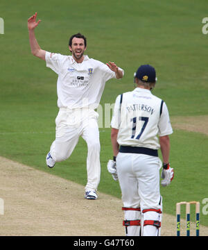 Cricket - Liverpool Victoria County Championship - Division One - Day Two - Yorkshire v Durham - Headingley Stock Photo