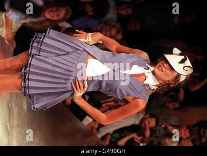 Supermodel Kate Moss wears a grey dress from Clements Ribeiro's  spring/summer collection at the Imperial College tonight (Saturday) during  London Fasion Week. Photo by Stefan Rousseau/PA Stock Photo - Alamy