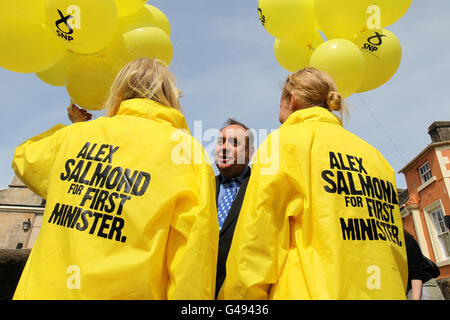 SNP leader Alex Salmond speaks to party supporters in Strathaven as he tours seats whilst on the last day of election campaigning prior to the Scottish Elections tomorrow. Stock Photo