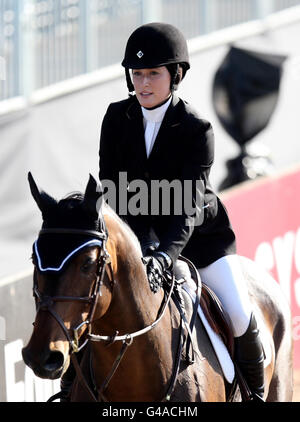 Jessica Springsteen daughter of Rocker Bruce rides Cinncinnati La Silla in the Open Jumping Class during day three of the Royal Windsor Horse Show at The Royal Mews, Windsor Castle, London. Stock Photo