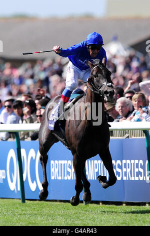 Horse Racing - The QIPCO Guineas Festival - Day Two - Newmarket Racecourse Stock Photo