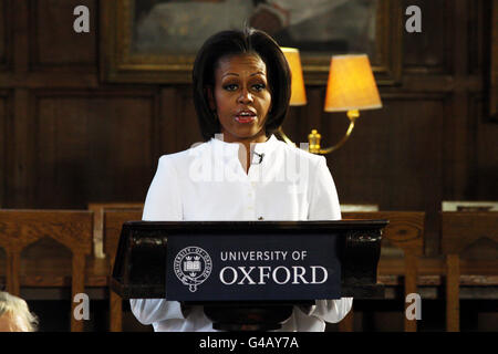 US First Lady Michelle Obama talks during a Q&A session at Christ Church college at Oxford University, with students from the Elizabeth Garrett Anderson (EGA) secondary school. Stock Photo