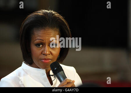 US First Lady Michelle Obama talks during a Q&A session at Christ Church college at Oxford University, with students from the Elizabeth Garrett Anderson (EGA) secondary school. Stock Photo