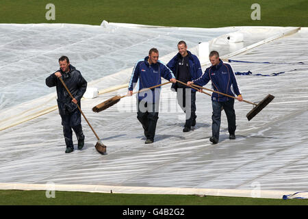 Cricket - npower First Test - Day One - England v Sri Lanka - SWALEC Stadium Stock Photo