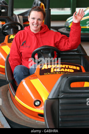 Recruitment Consultant Laura Byng, 28, from Southend, breaks The World Record for the longest Dodgem Car Marathon at Adventure Island in Southend on Sea. Stock Photo