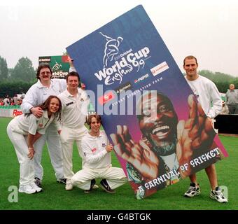 Those present at the launch of the ticket sales for the 1999 World Cup Tournament at Worcester CCC today (Thursday) are (from left) Coronation Street stars Charles Lawson (Jim McDonald) Angela Griffin (Fiona Middleton), Shaun Wilson (Martin Platt) and Nicholas Cochrane (Andy McDonald) with England Rugby Union Captain Lawrence Dallaglio (extreme right). Photo Barry Batchelor/PA Stock Photo