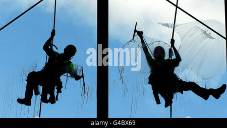 Sage music centre in Gateshead. Window cleaners clean the windows of the Sage music centre in Gateshead. Stock Photo