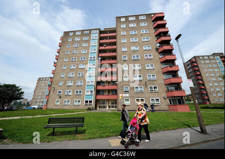 Boy falls to his death in Leeds. A general view of Lindsey Mount flats in Leeds, where a 6-year-old boy fell to his death yesterday. Stock Photo