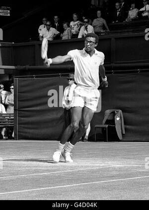 07/02/1993: Died on this day, American tennis player, Arthur Ashe, from complications arising from AIDS PA NEWS PHOTO 1/7/68 AMERICA'S ARTHUR ASHE IN ACTION DURING THE MEN'S SINGLES WIMBLEDON TENNIS CHAMPIONSHIP Stock Photo