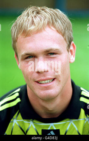 PA NEWS PHOTO 4/8/98 FOOTBALLER GARETH ORMSHAW OF CRYSTAL PALACE F.C.. PA NEWS PHOTO 4/8/98 FOOTBALLER GARETH ORMSHAW OF CRYSTAL PALACE F.C. Stock Photo