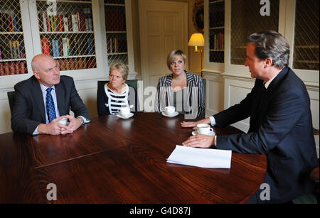 Prime Minister David Cameron meets with the family of murdered school girl Milly Dowler (from left to right) father Bob, mother Sally and sister Gemma, at his office in 10 Downing Street, London. Stock Photo