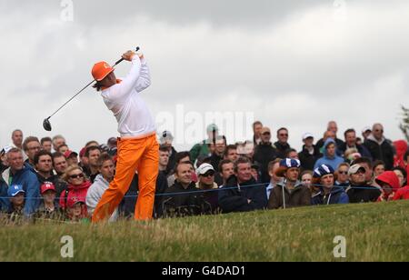 Golf - The Open Championship 2011 - Day Four - Royal St George's. USA's Rickie Fowler tees off Stock Photo