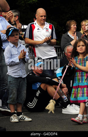 Bradley Wiggins in his National Champions Jersey following his victory ...