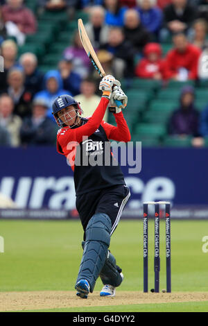Cricket - Natwest Women's Quadrangular Twenty20 - England v Australia - County Ground. England's Jenny Gunn bats against Australia Stock Photo
