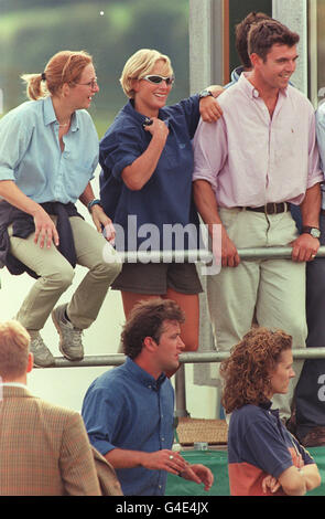 PA NEWS 16/8/98 ZARA PHILLIPS WITH FRIENDS DURING THE LAST DAY OF THE DOUBLEPRINT BRITISH HORSE TRIALS CHAMPIONSHIPS, BEING HELD AT HER MOTHER THE PRINCESS ROYAL'S GATCOMBE PARK HOME IN GLOUCESTERSHIRE. Stock Photo