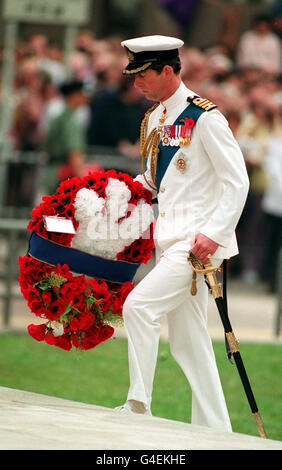 PA NEWS PHOTO 8/11/92 THE PRINCE OF WALES CARRIES A WREATH TO THE CENOTAPH IN CENTRAL HONG KONG DURING THE COLONY'S ANNUAL REMEMBRANCE DAY SERVICE. Stock Photo