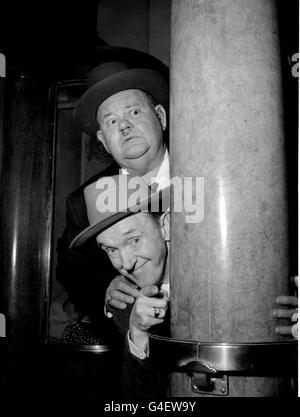 FAMOUS FILM COMEDIANS LAUREL AND HARDY ABOARD THE SHIP THE QUEEN MARY AT SOUTHAMPTON Stock Photo