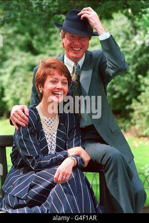 Library file 253750-4, dated 26.8.92. TV presenter Anne Diamond and husband, television executive Mike Hollingsworth: The couple's marriage is today (Wed) reported to be on the rocks after earlier revelations that their four children shared their bed. See PA story SHOWBIZ Diamond. Photo by Neil Munns/PA Stock Photo